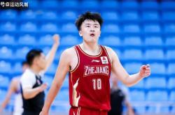 半岛体育官方登录入口-新疆队球员伤愈复出，状态回升