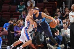 半岛体育娱乐-包含小牛被逆转，憾失晋级东部半决赛的词条