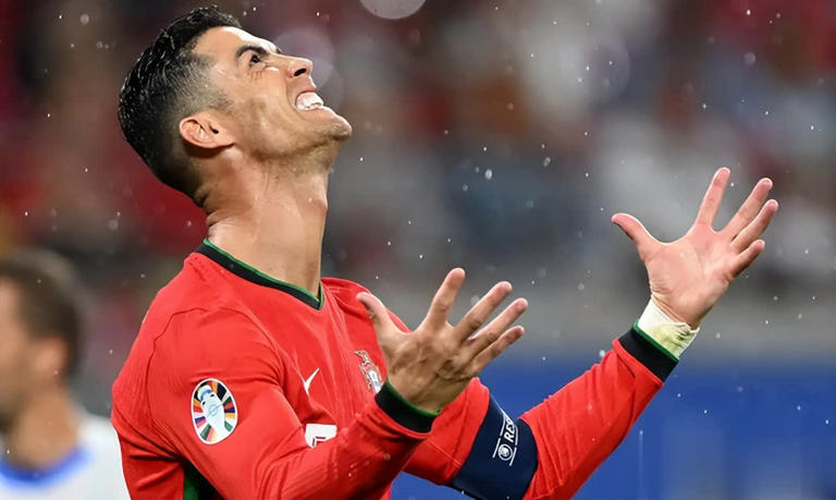 关于西班牙轻松取胜，豪取三分领跑小组的信息