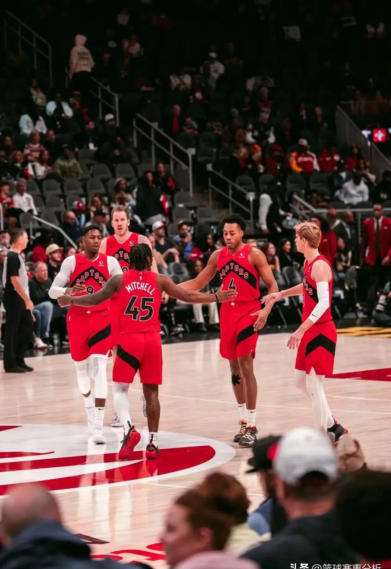 猛龙重燃战火,轻松击败快船 猛龙重燃战火,轻松击败快船