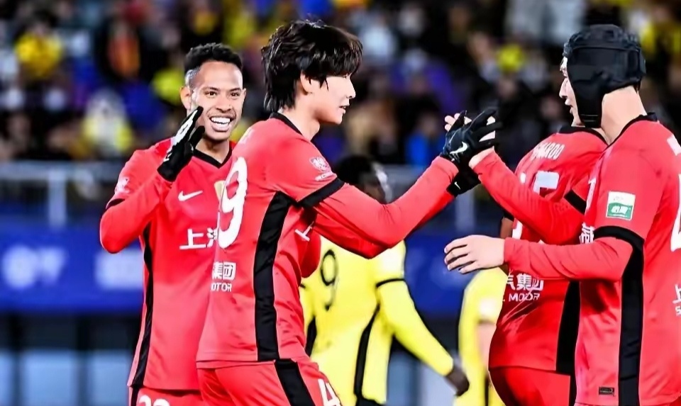 上港主场逆转国安,全队士气大振的简单介绍 上港主场逆转国安,全队士气大振的简单介绍