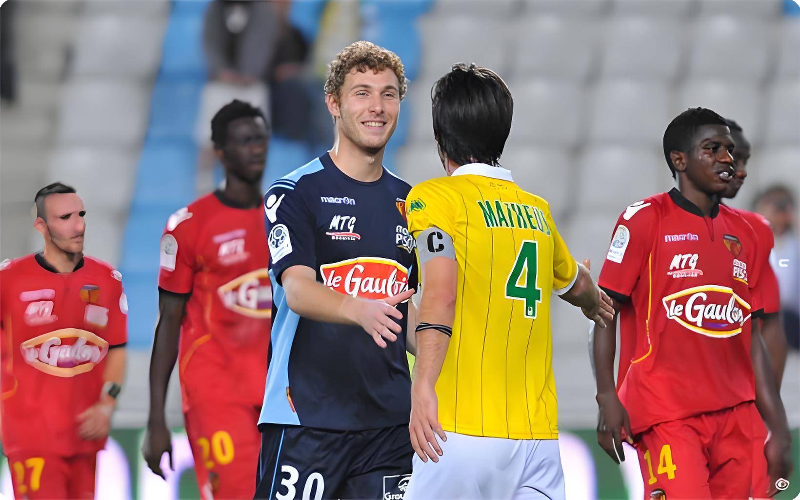 关于欧洲锦标赛精彩纷呈，球迷热情支持的信息