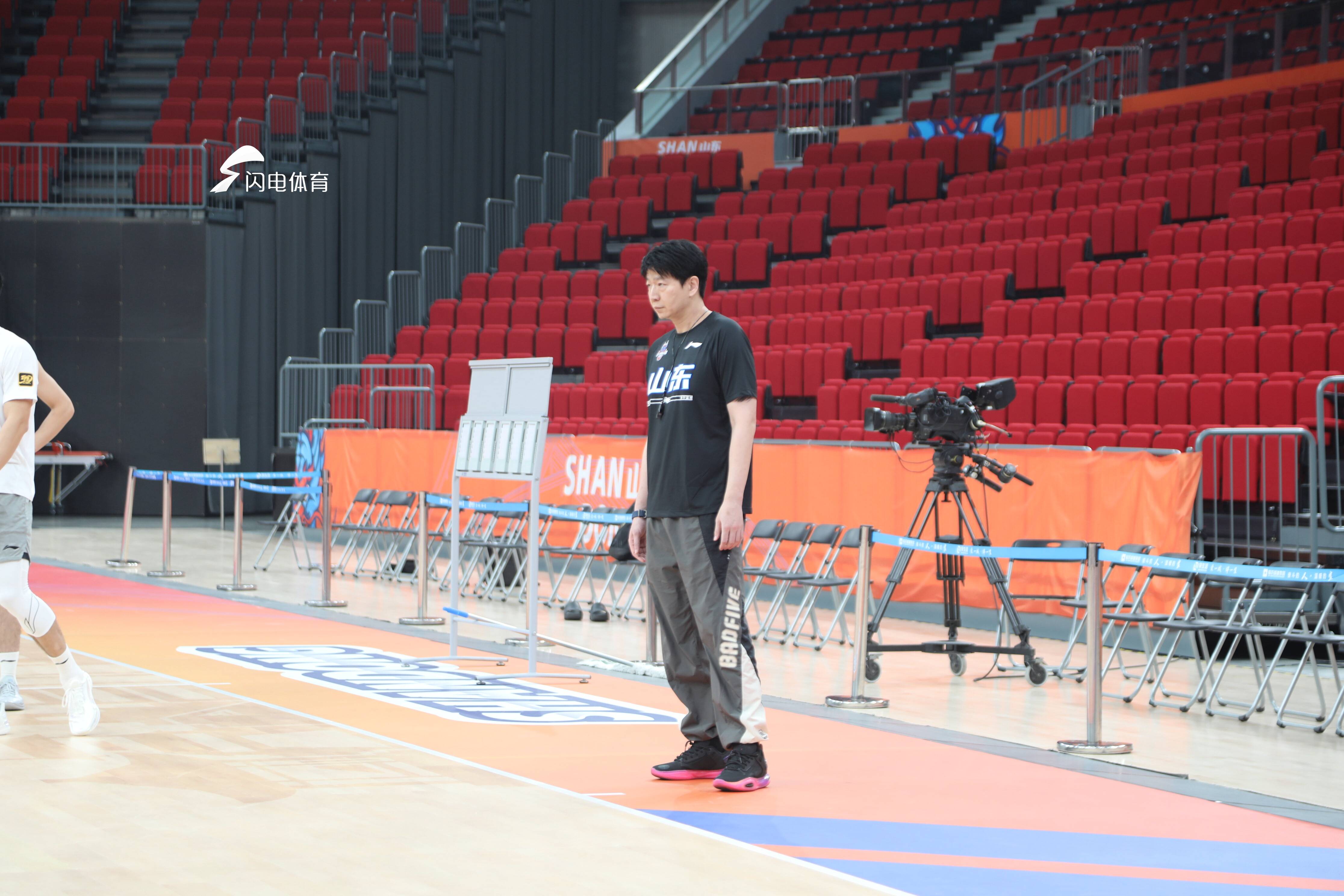 关于山东高速迎来新赛季:球队引援重磅,备战CBA比赛的信息 关于山东高速迎来新赛季:球队引援重磅,备战CBA比赛的信息