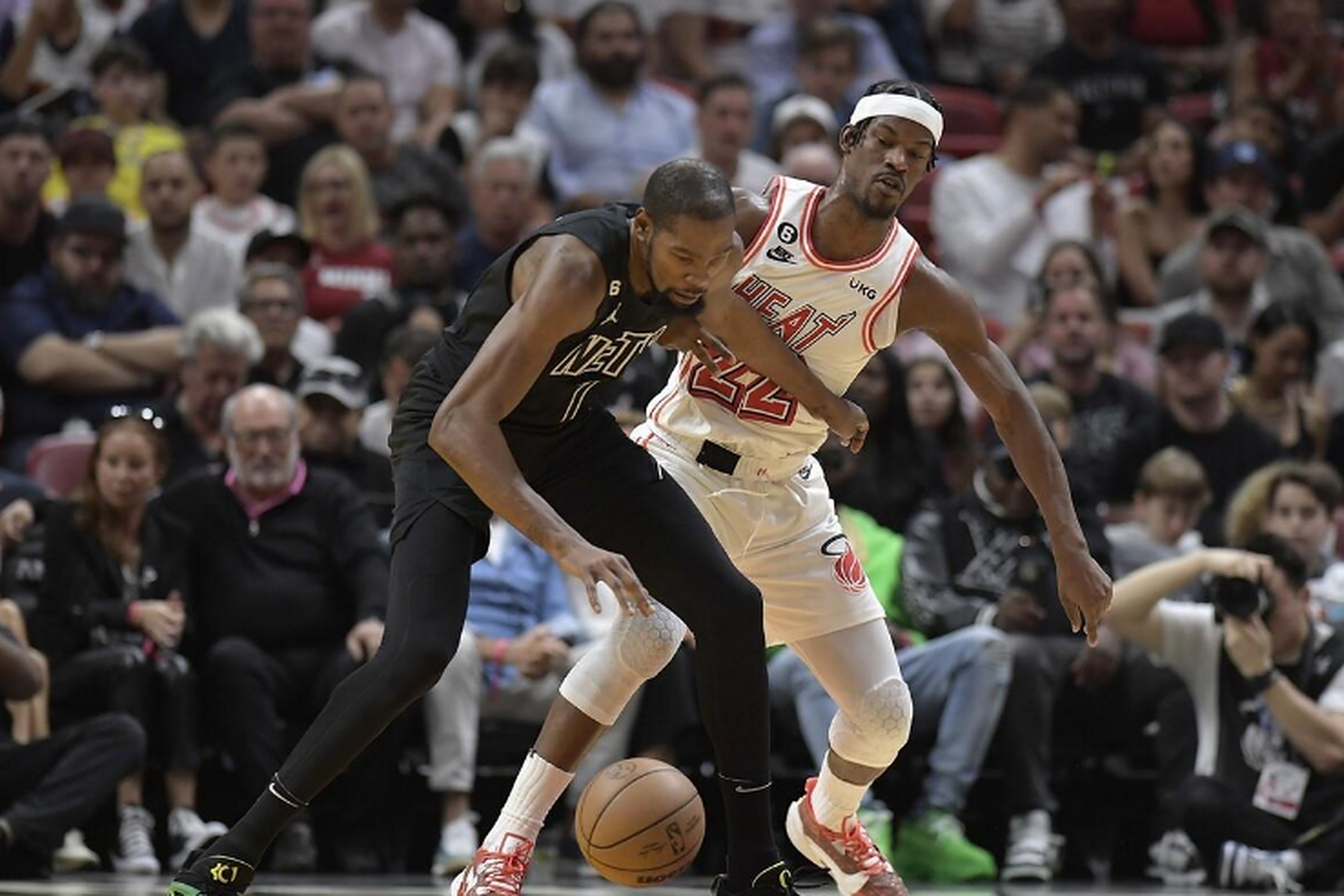 篮网成为东部夺冠热门，球队实力大增势如破竹的简单介绍