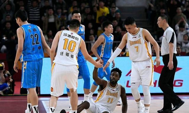 强队争霸，胜负难定，老对手再度碰撞