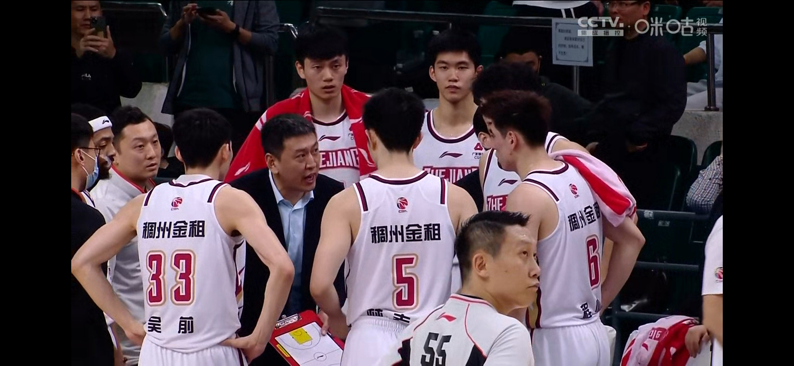 广州男篮在主场表现出色,击败对手 广州男篮在主场表现出色,击败对手