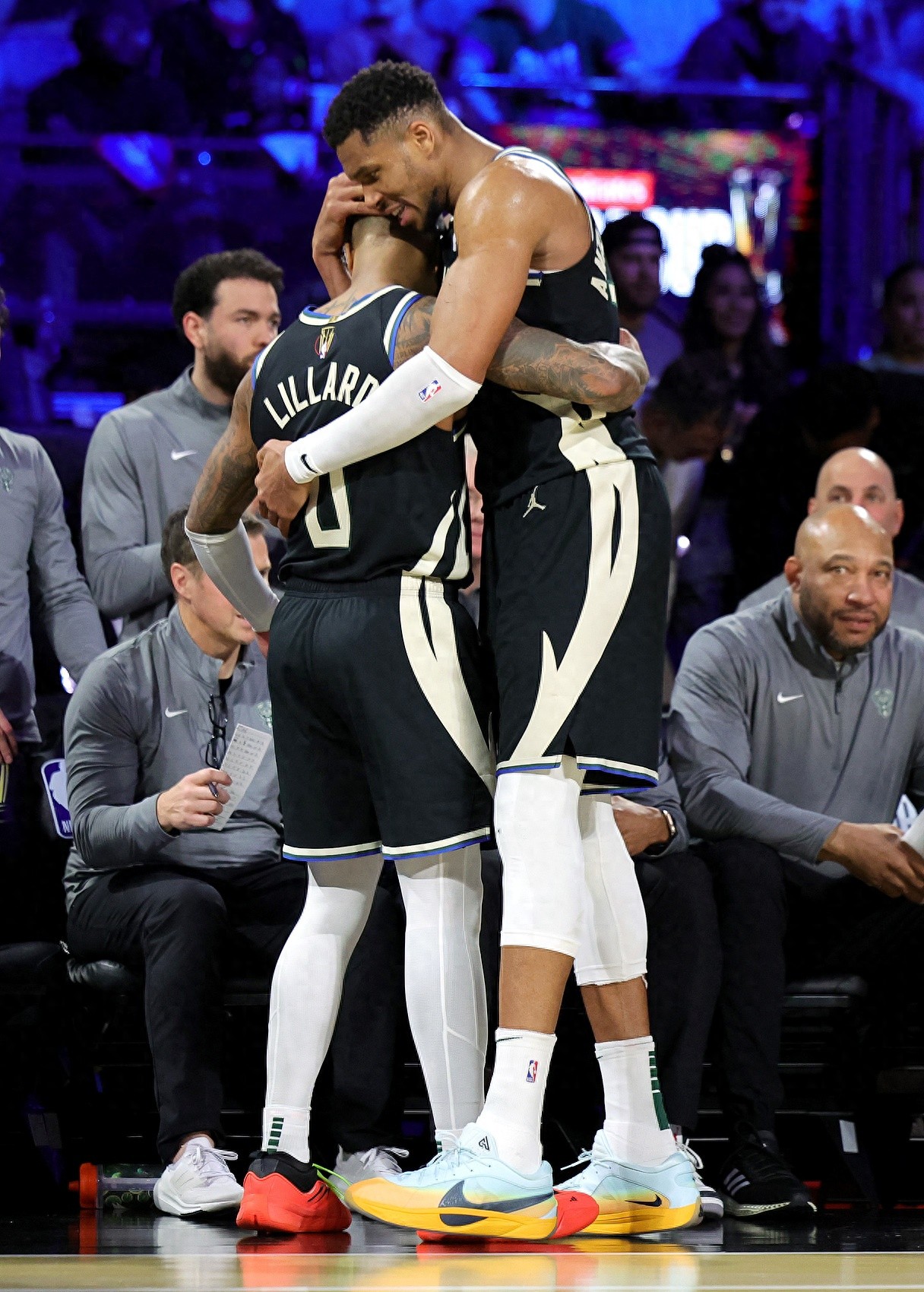 雄鹿双杀勇士,险胜步行者 雄鹿双杀勇士,险胜步行者