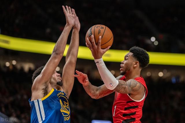 勇士客场胜开拓者，取得胜利