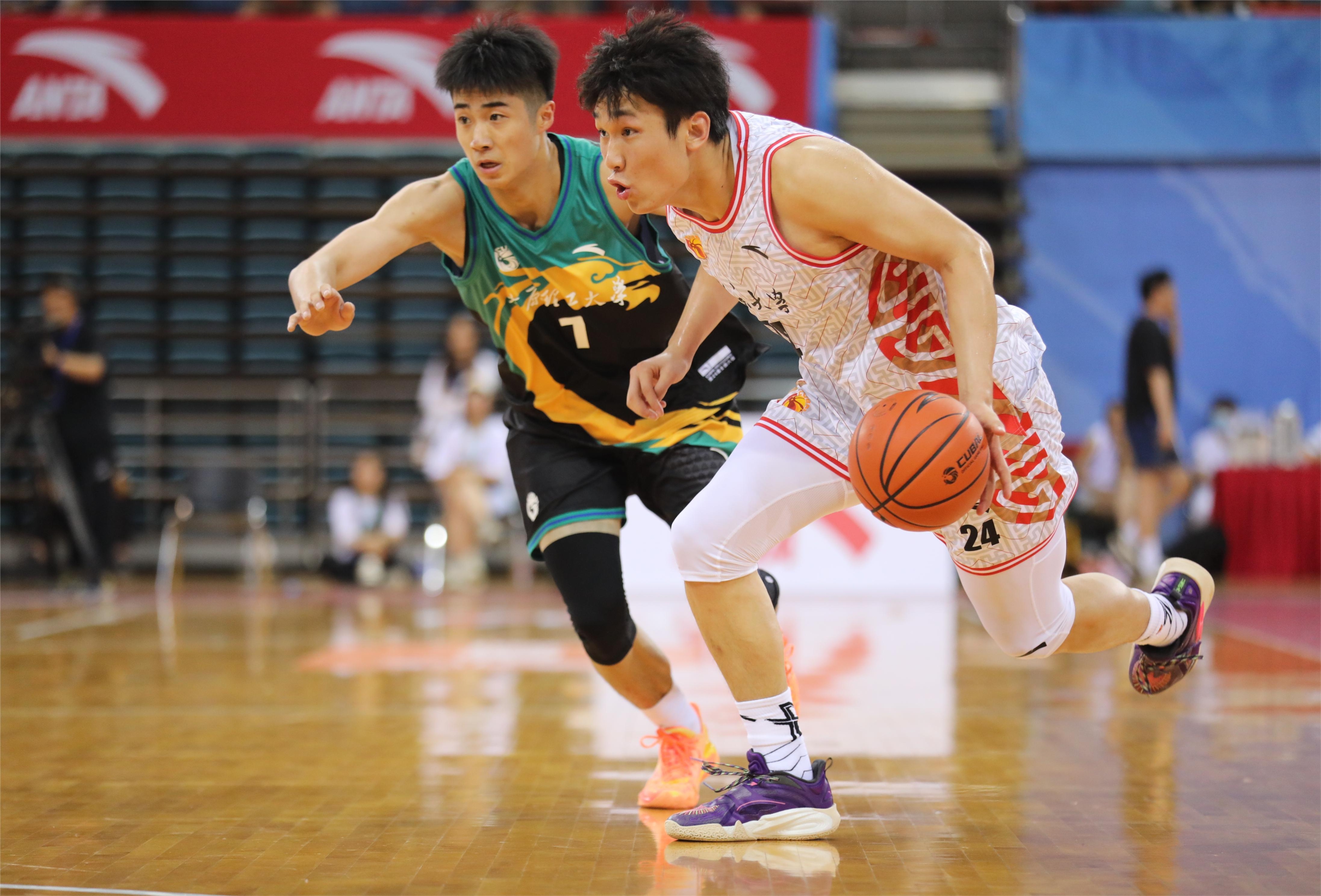 中国球员在国际篮球赛场风光无限